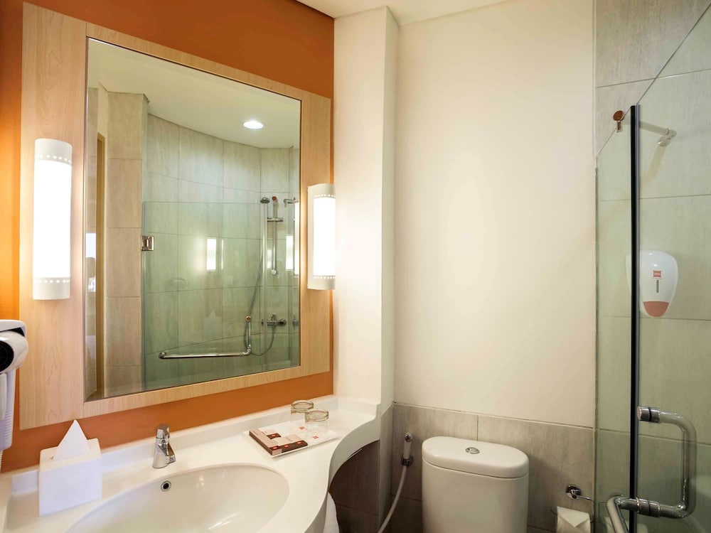 Ibis Jakarta Harmoni 56/56
