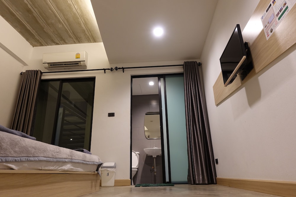 Bed-Room At Suvarnabhumi Airport 35/50