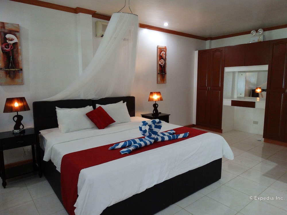Anda White Beach Resort 30/64