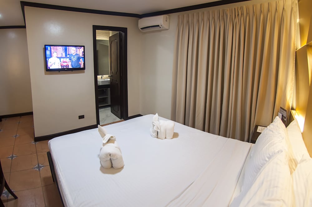 Vigan Plaza Hotel 55/71