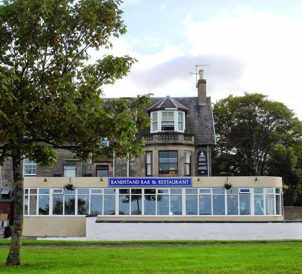 The Bandstand Hotel 3/50