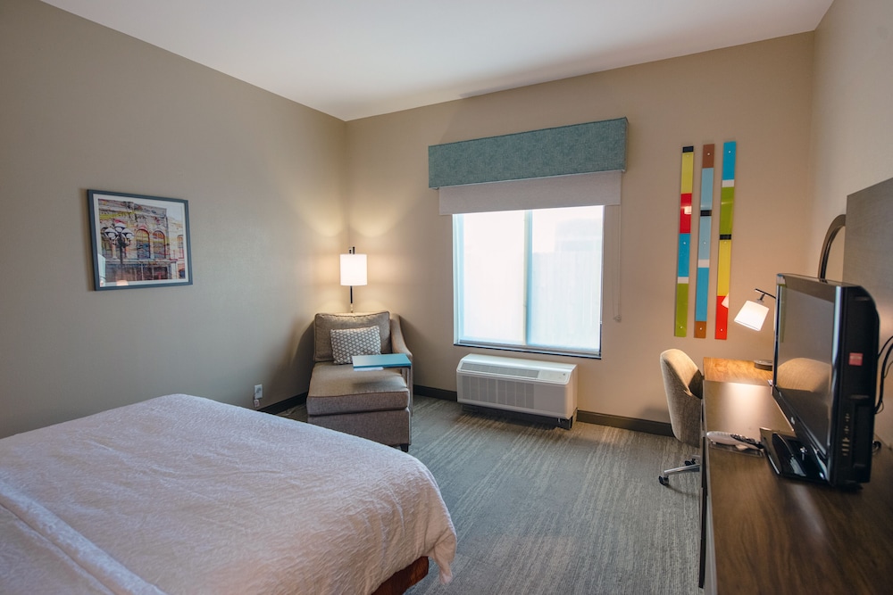 Hampton Inn and Suites Port Arthur, TX 15/47