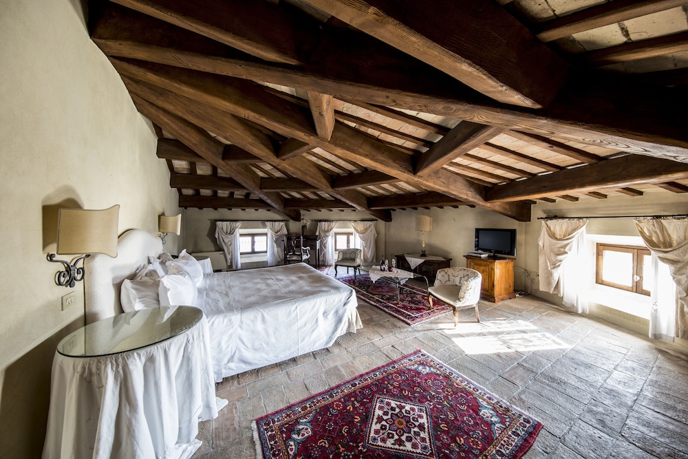 Castello Di Montegridolfo Spa Resort 54/89