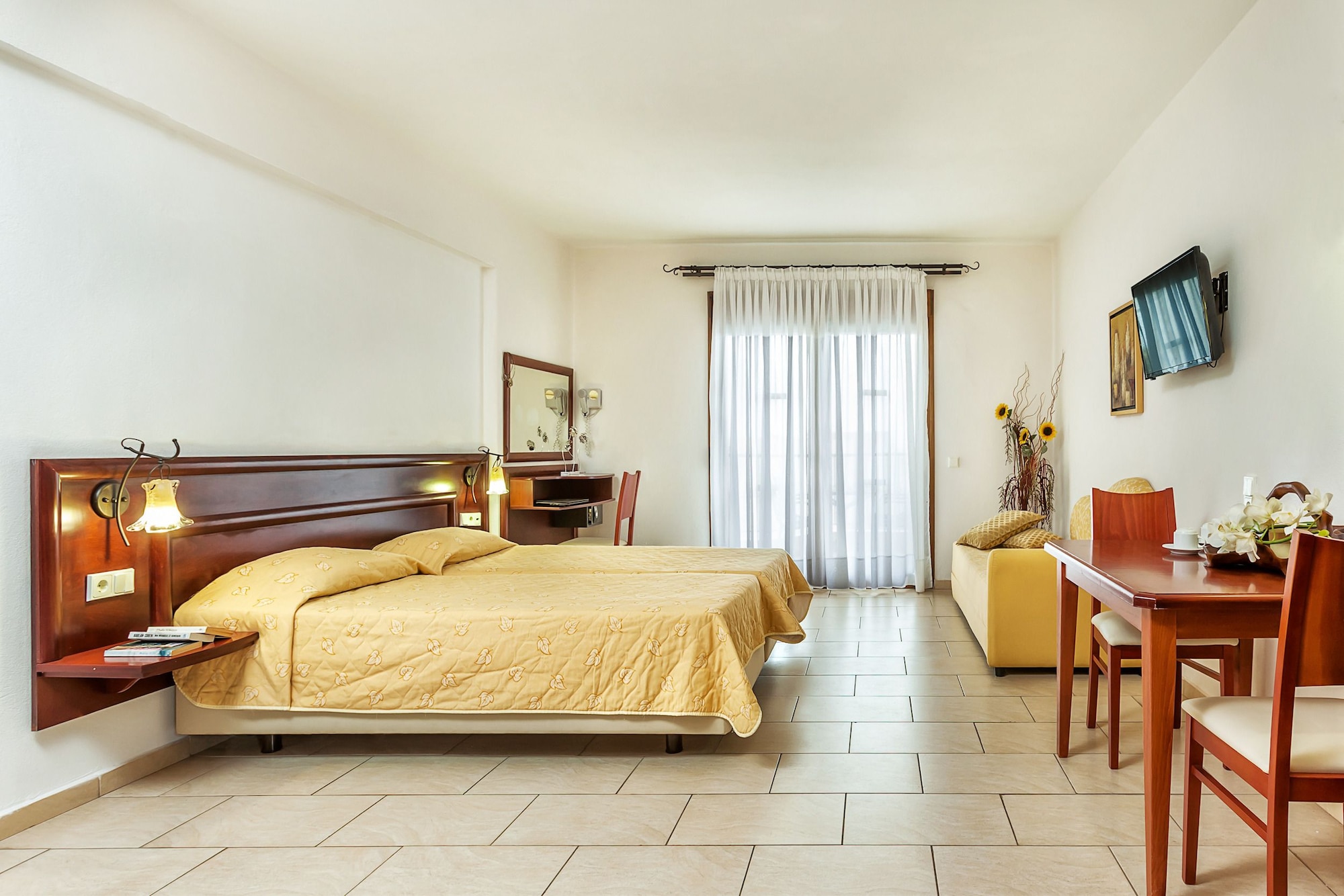 PREMIUM, STUDIO, SIDE POOL VIEW