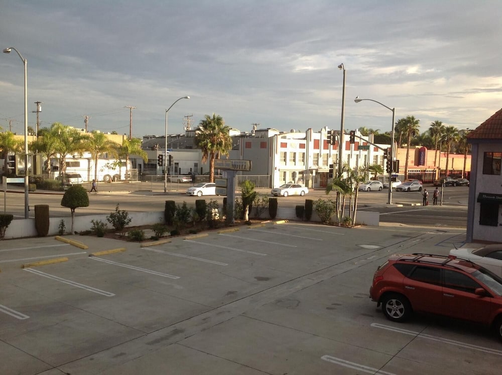 Beach Inn Motel 6/17