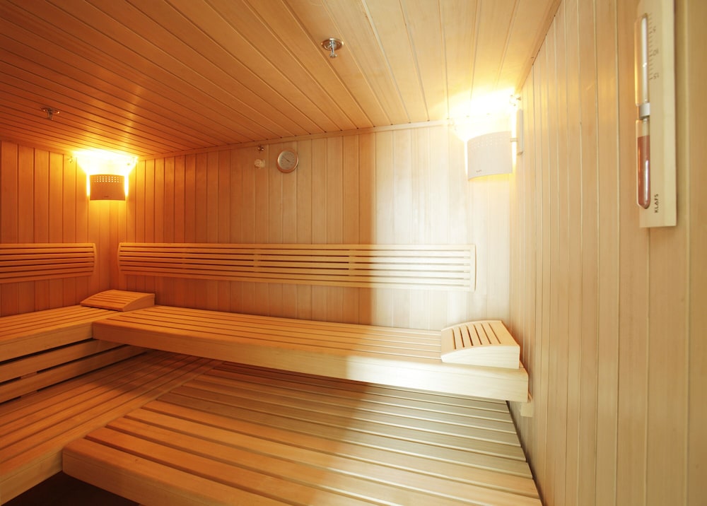 swimming pool spa