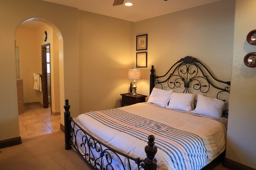 Room, 4 King Beds, 2 Bunk Beds, 3 Trundle Beds, Annex