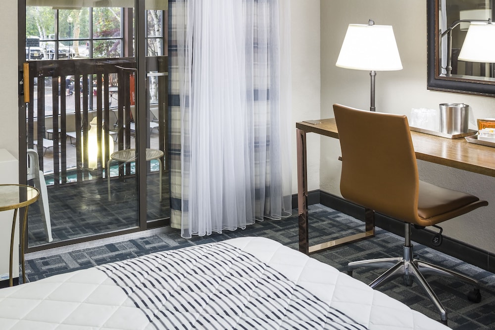 Hotel 1620 Plymouth Harbor 18/65