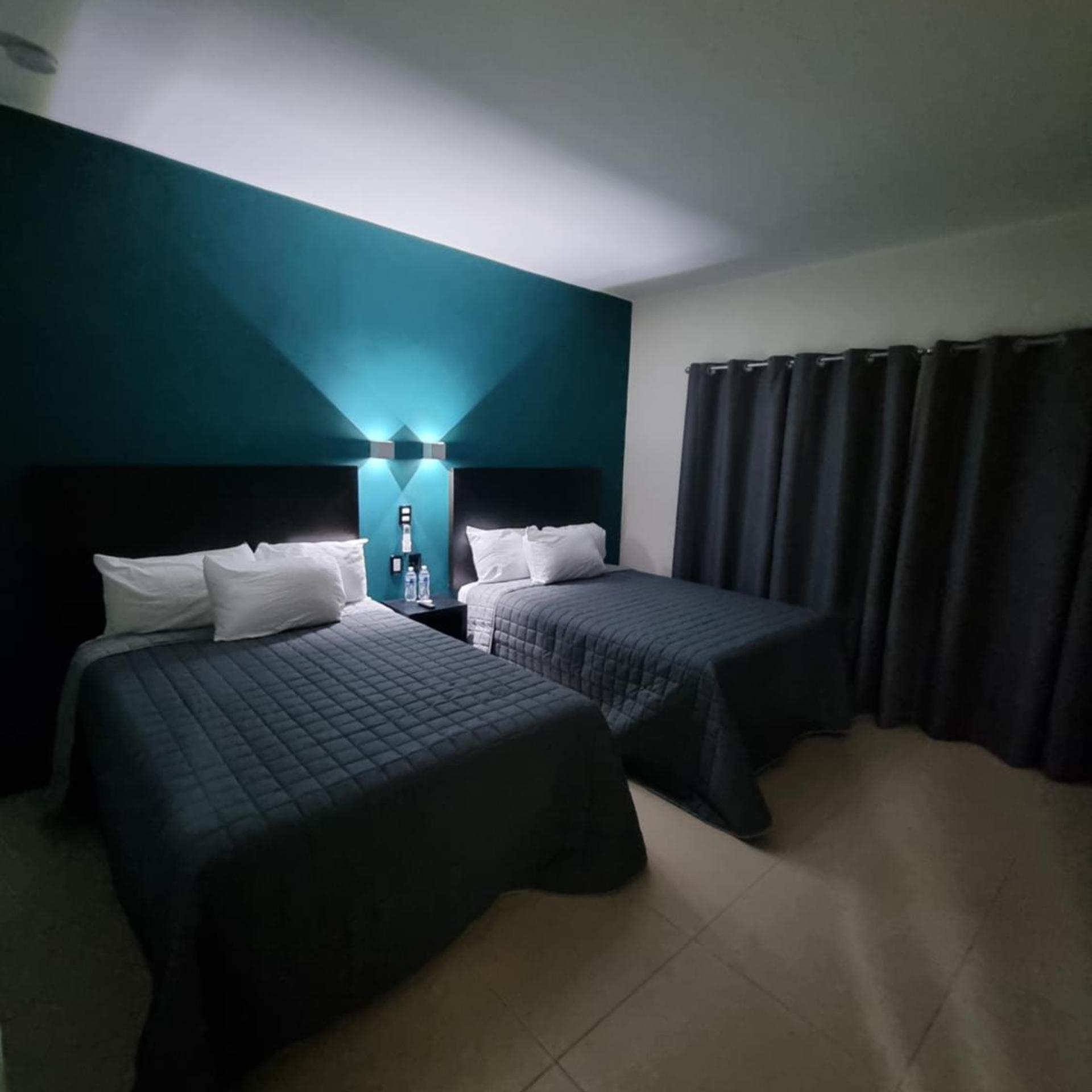 EMS Hoteles Centro Historico 4/16
