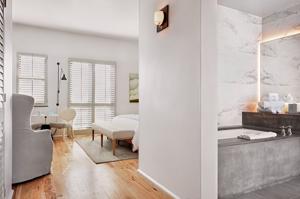 Hotel Healdsburg 24/56