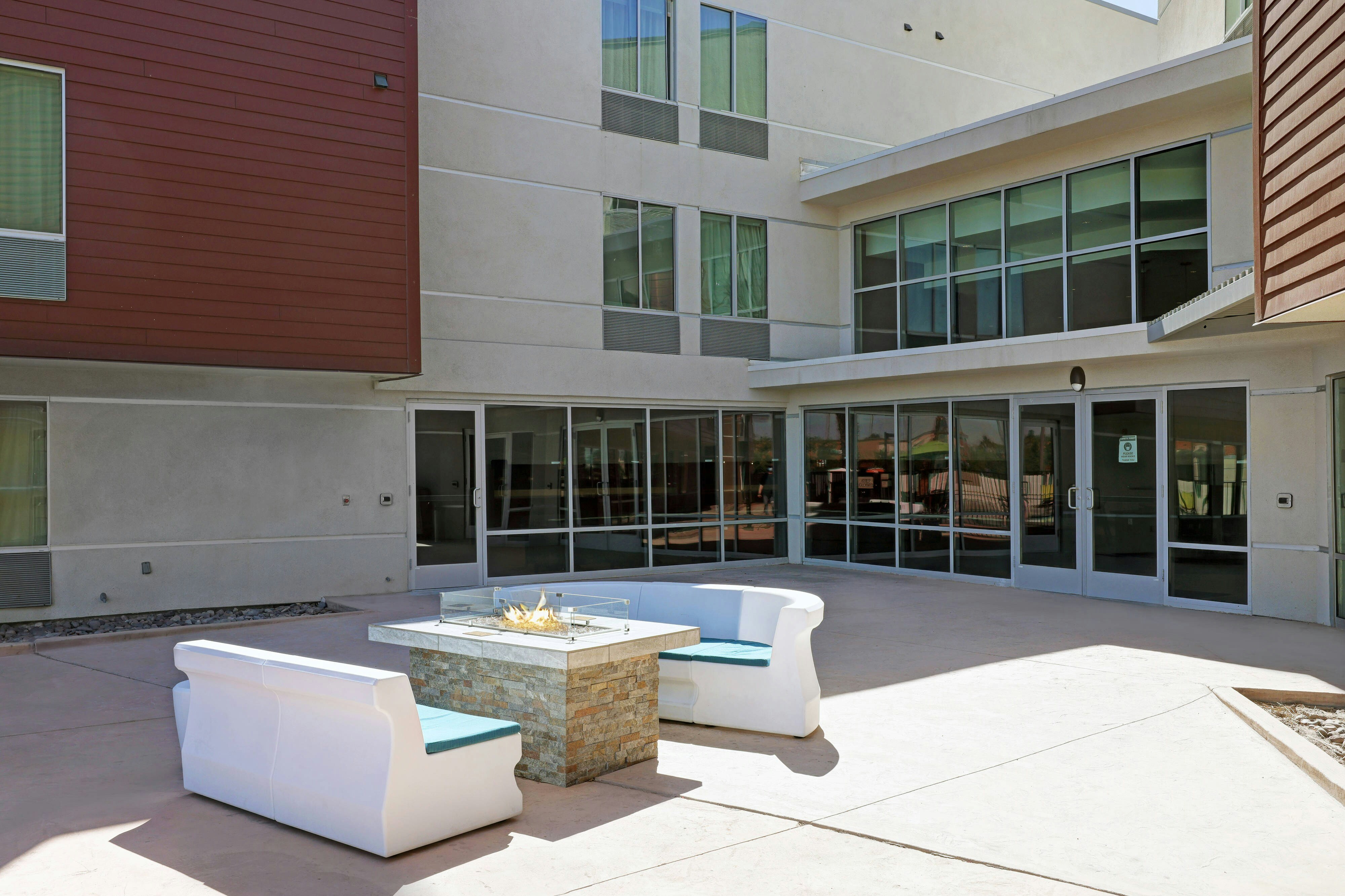 SpringHill Suites by Marriott Palm Desert 4/54