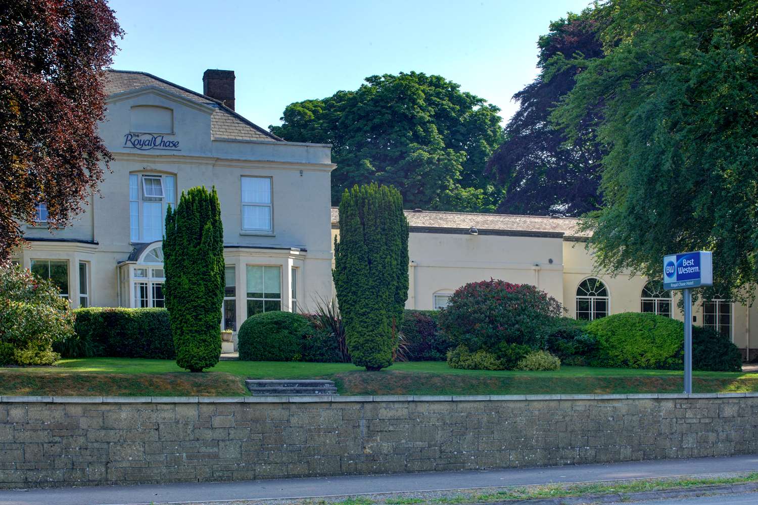 Best Western Shaftesbury The Royal Chase Hotel 15/17