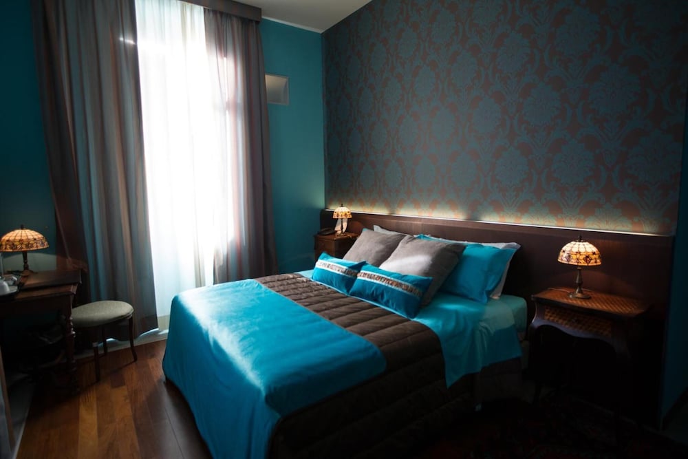 HOTEL DEI PITTORI 12/64