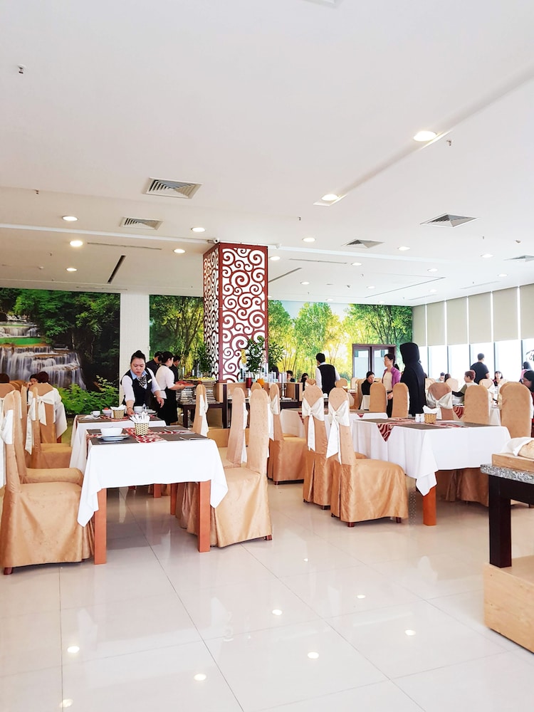 Danang Han River Hotel 8/54