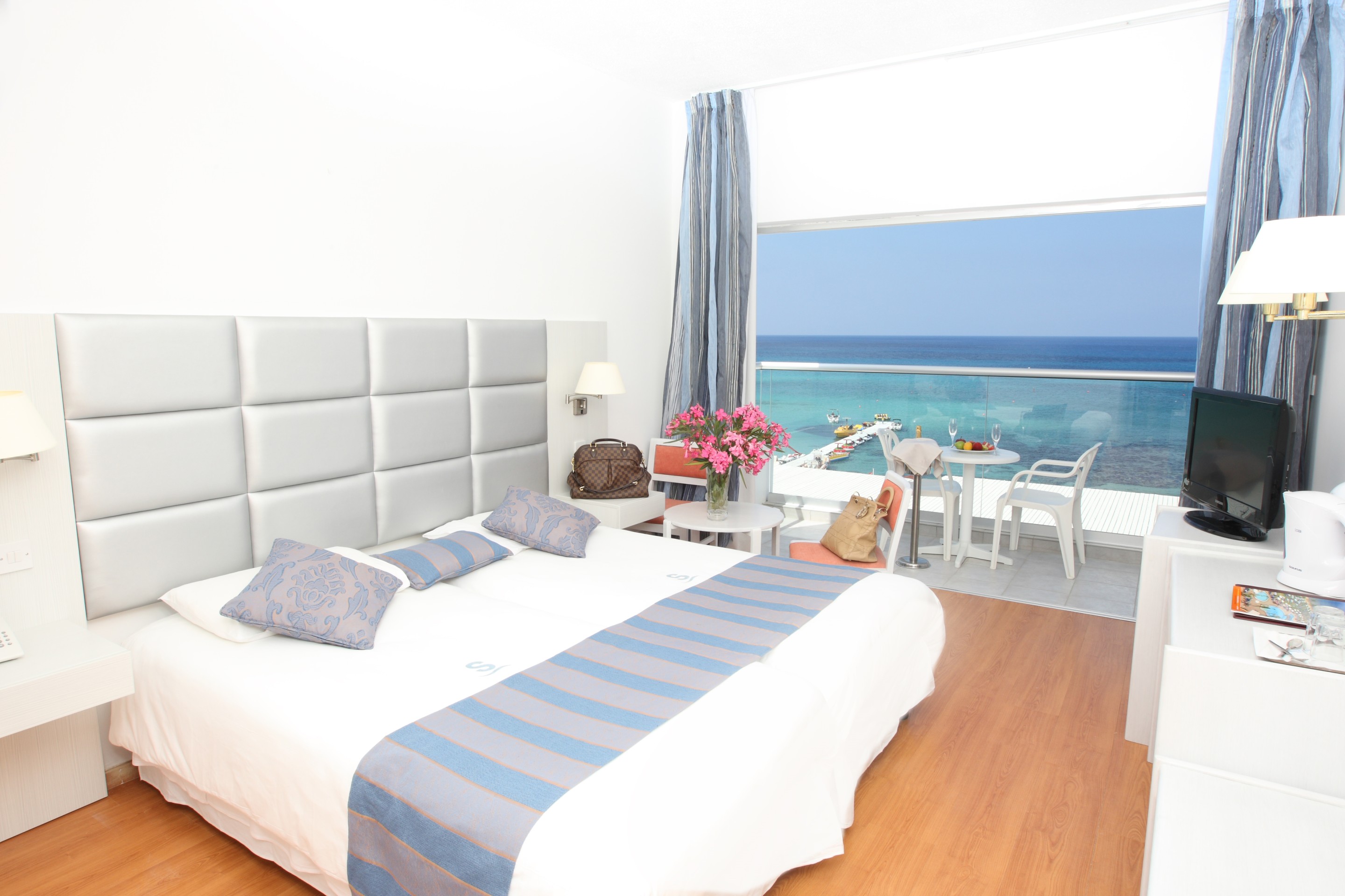 TWIN ROOM SEA VIEW