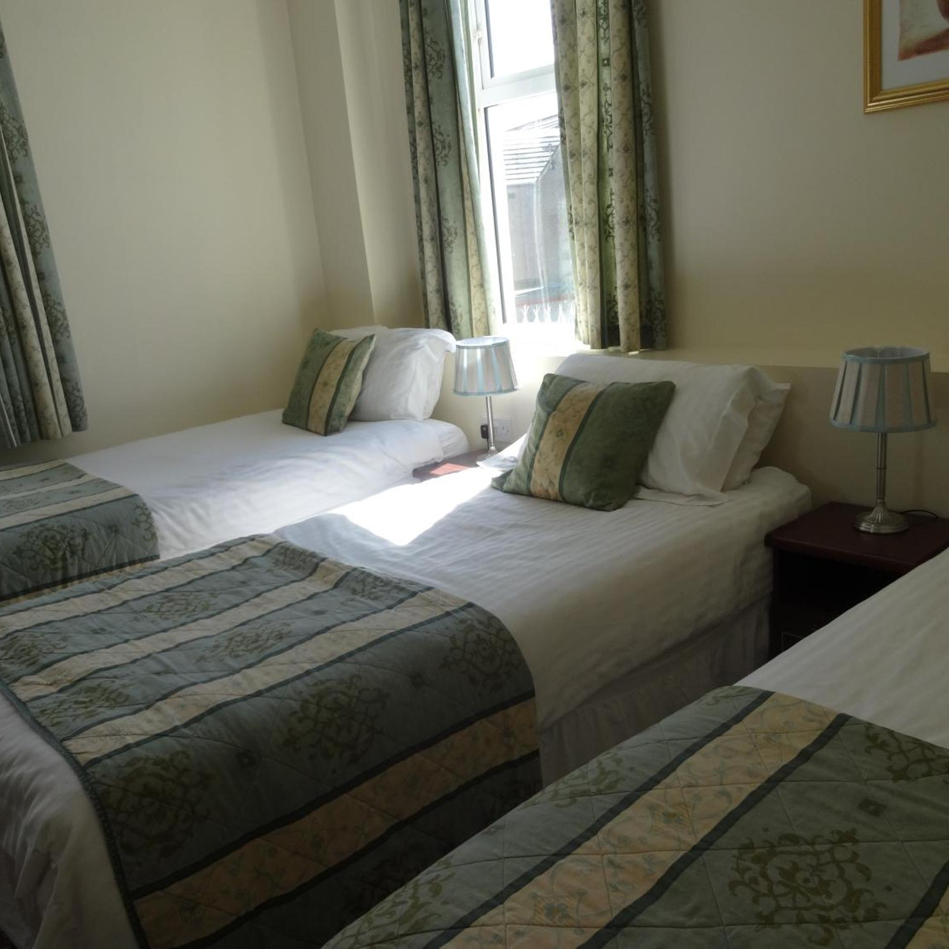 Waverley Hotel 7/38