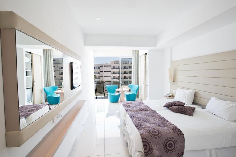 Tsokkos Beach Hotel 23/64