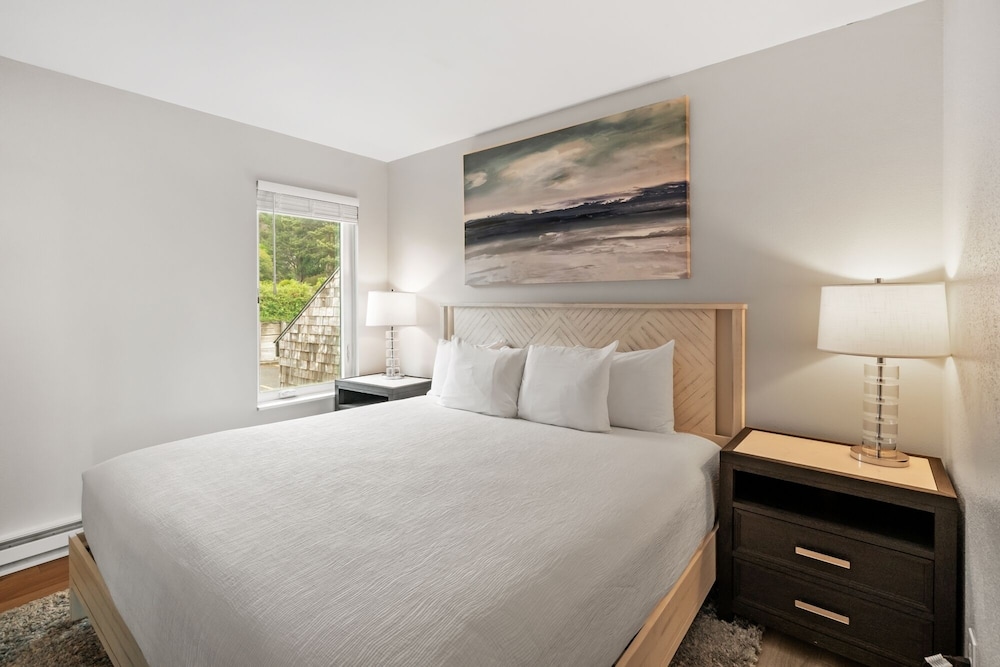 1 Bedroom, Condo, Suite, King Bed, Bay View, Sofa، The Embarcadero Resort Hotel & Marina 2/4