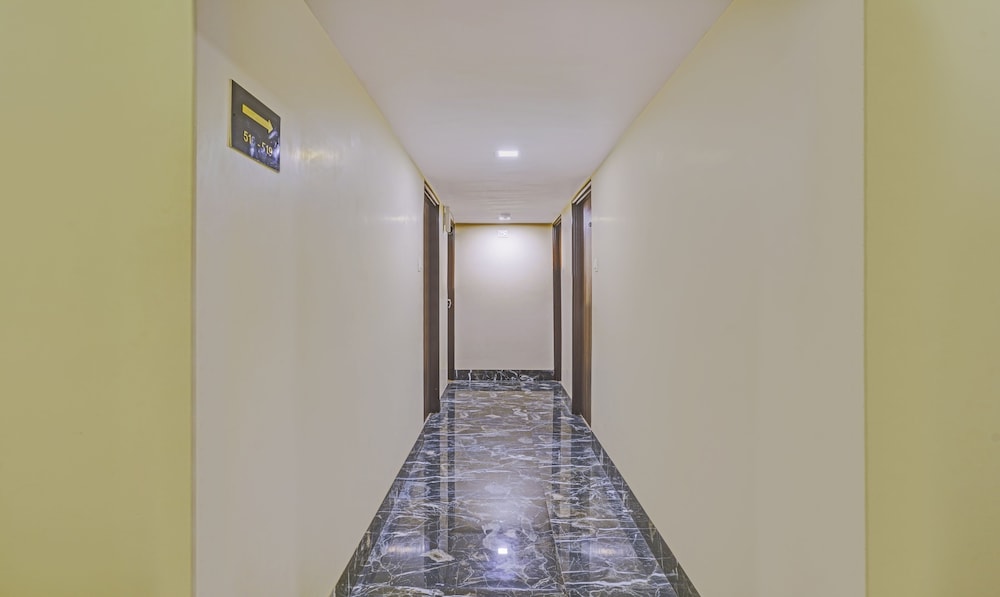 Treebo Trend De Grandeur Hotel and Banquets 39/42