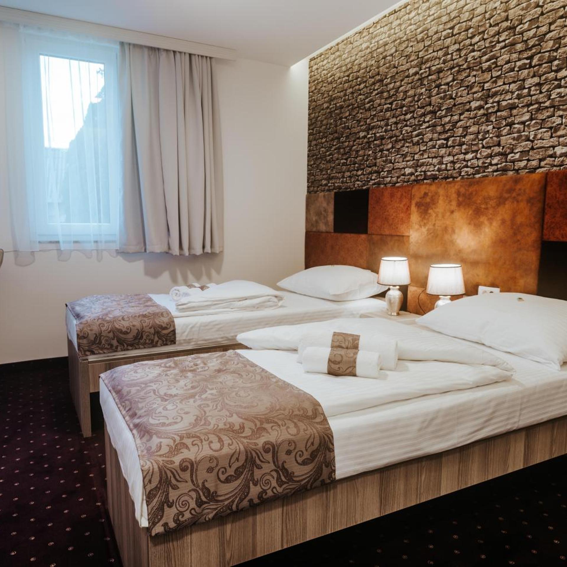 Room, Double or Twin Bed
