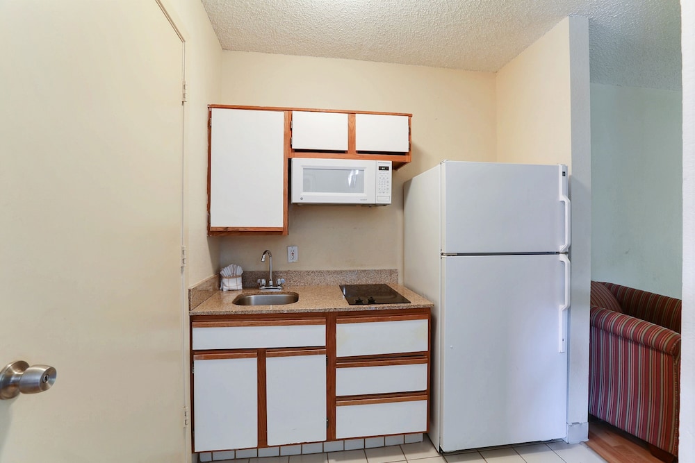 Studio6 Plano, TX - Dallas - Plano Medical Center 50/60