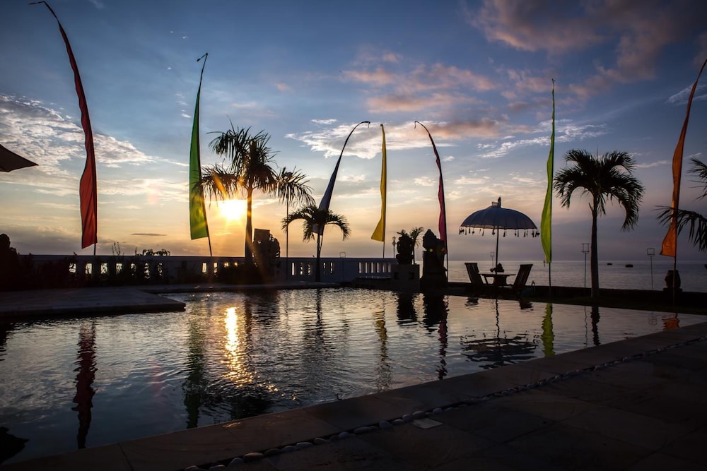 Kelapa Lovina Beach Villas 36/47