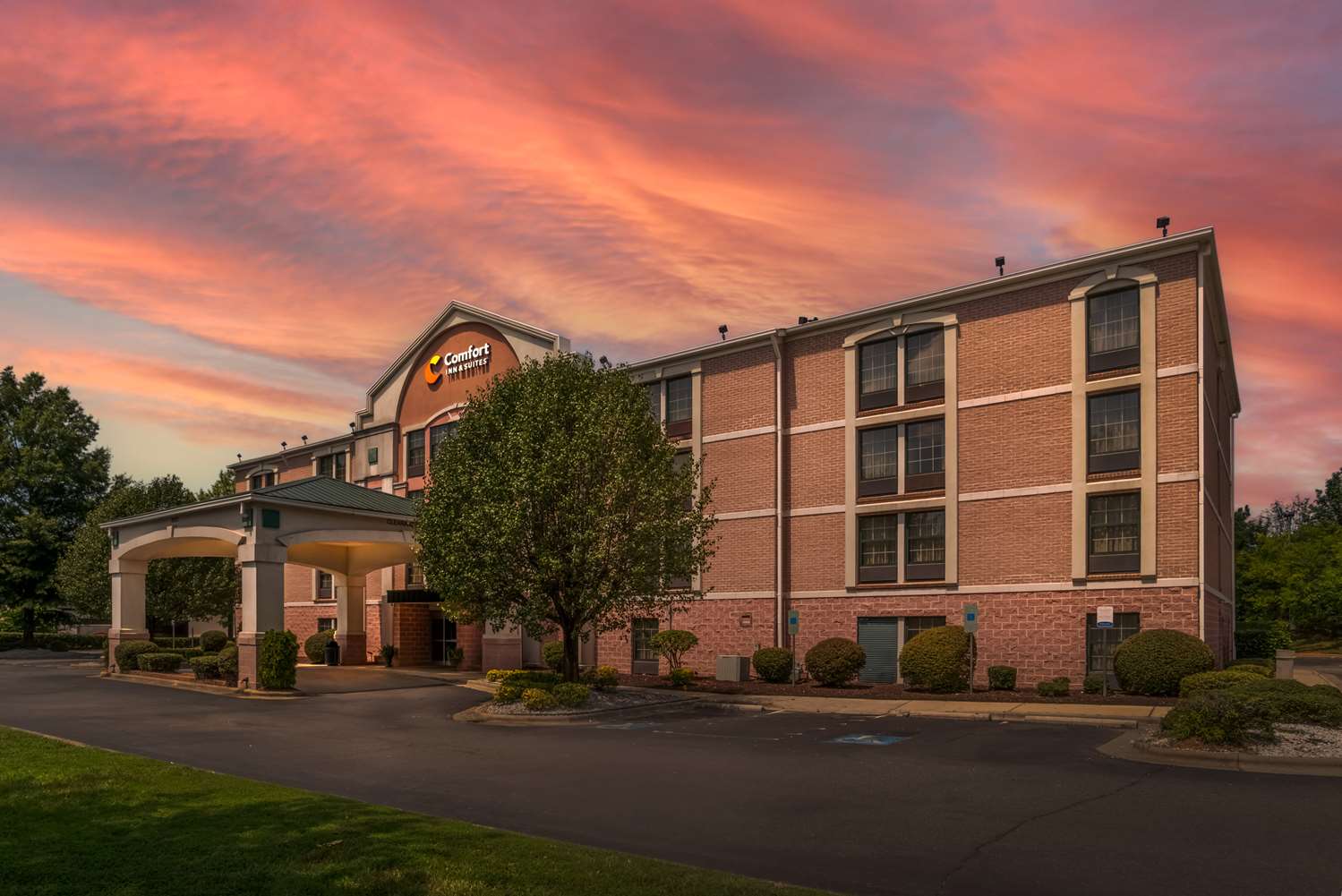 Comfort Inn & Suites Cornelius Lake Norman NC 3/47