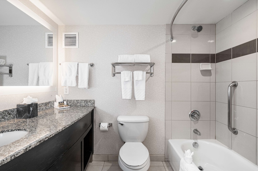 Standard, 2 Queen Beds, Accessible, Best Western Plus Marina Gateway Hotel 6/7