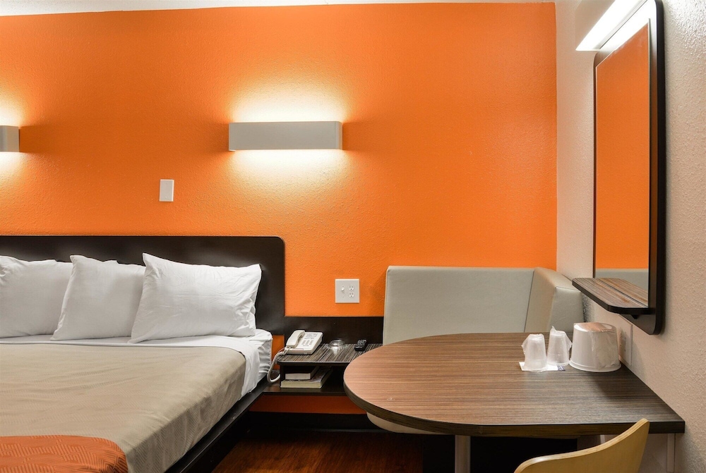 Motel6 Toledo, OH 26/36