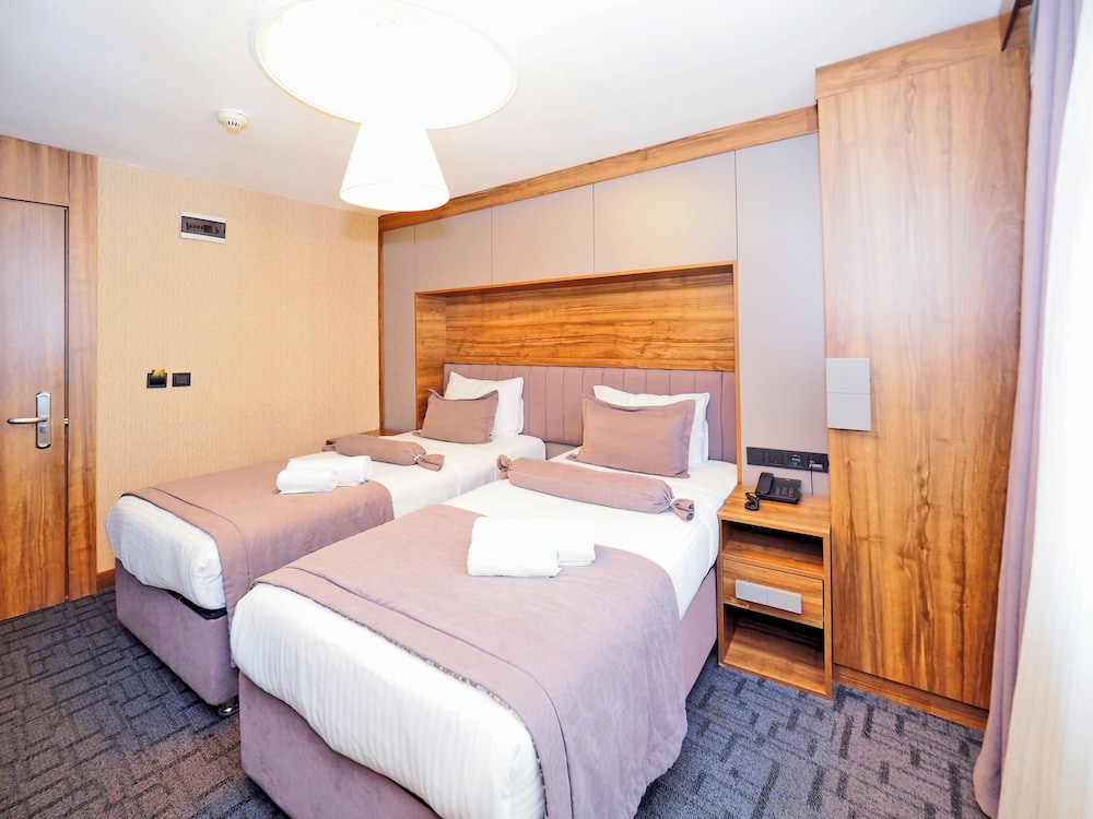 Best House Hotel 32/58