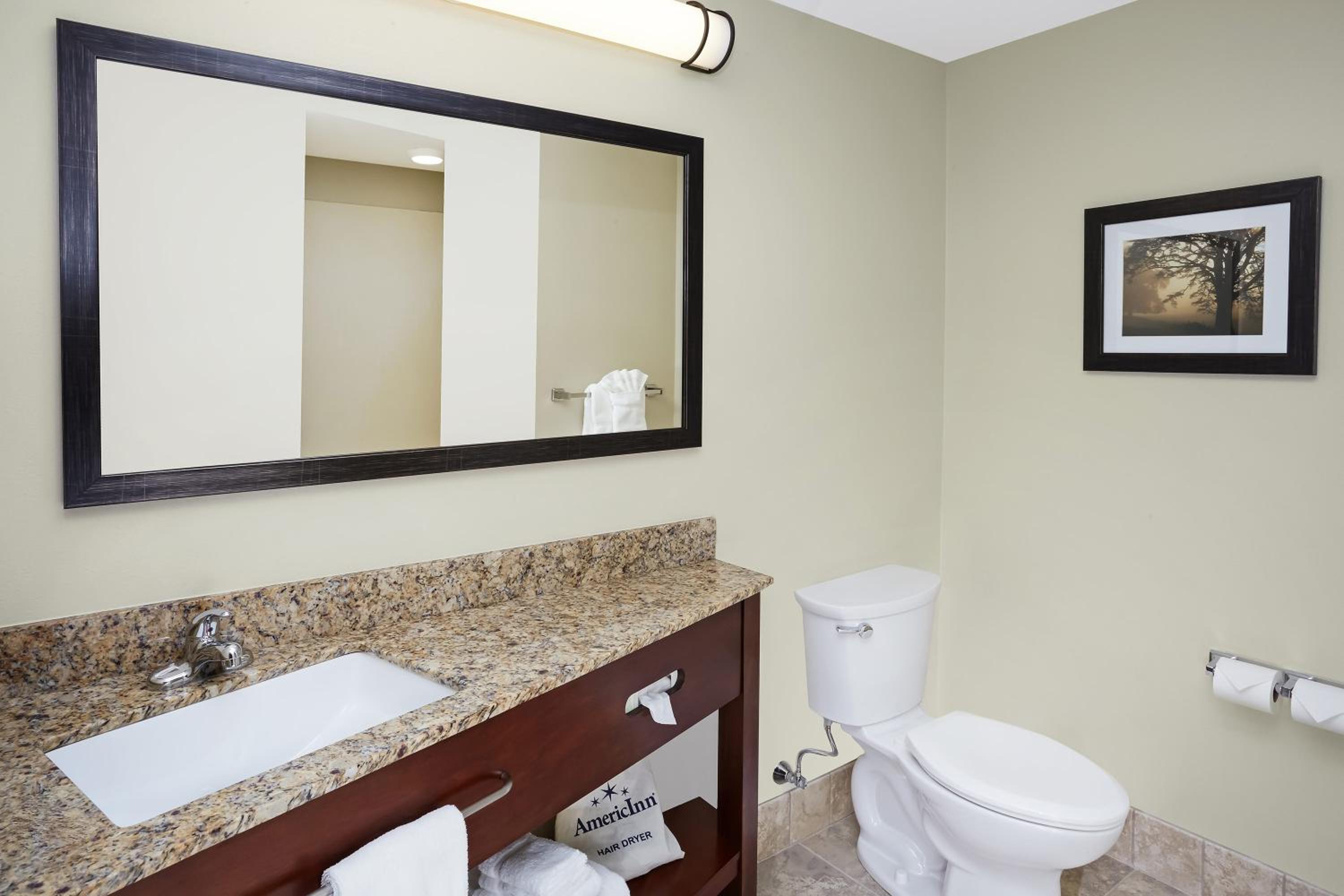 Studio, Suite, King Bed, Bathtub, Accessible
