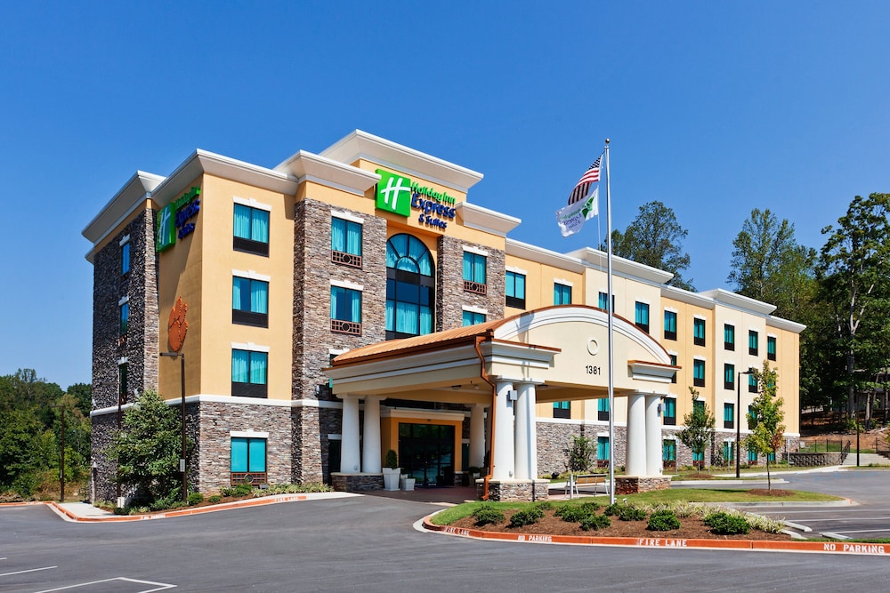 Holiday Inn Express & Suites Clemson - Univ Area 3/82