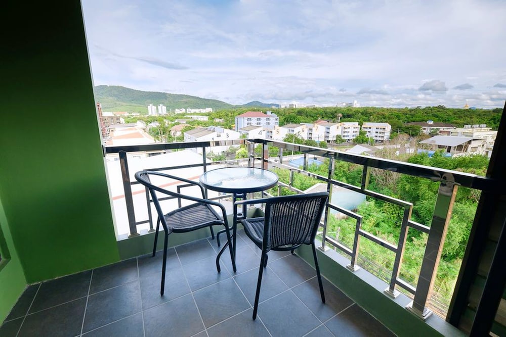 Clover Hotel Hatyai 48/58