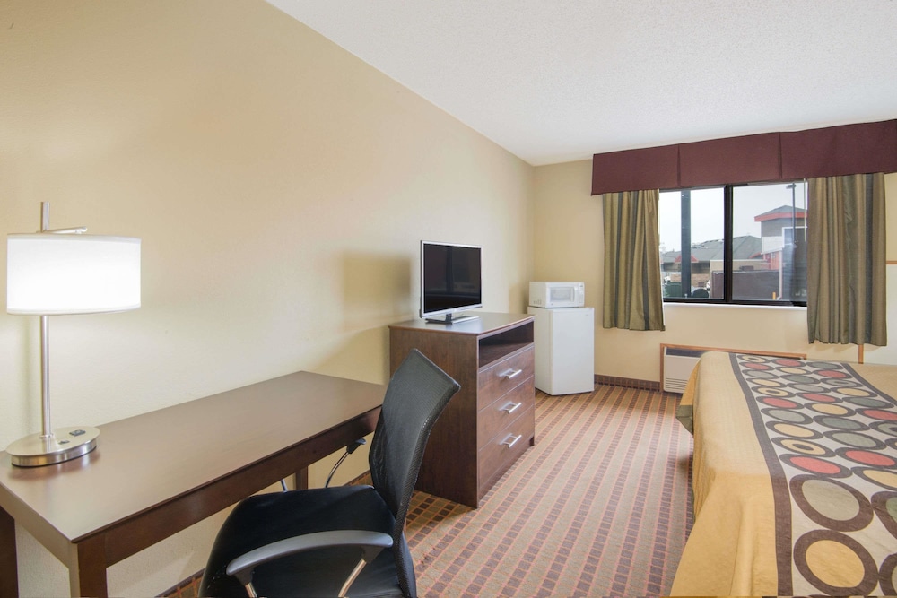 Super 8 By Wyndham Story City 15/25