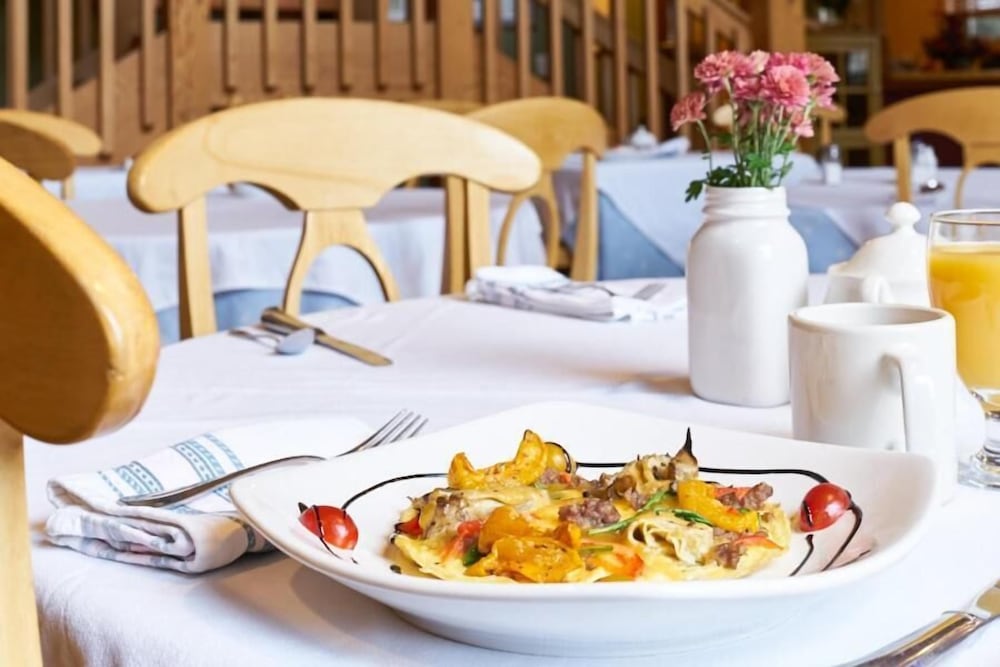 The Alpine House Lodge & Cottages 40/45
