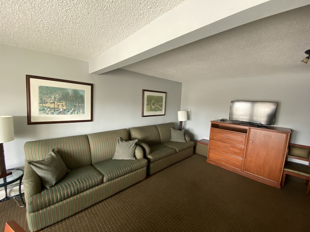 Snowshoe Motel 45/72