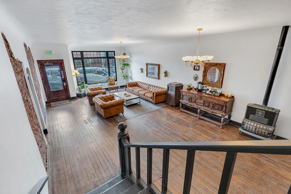 Grand Canyon Hotel 53/58