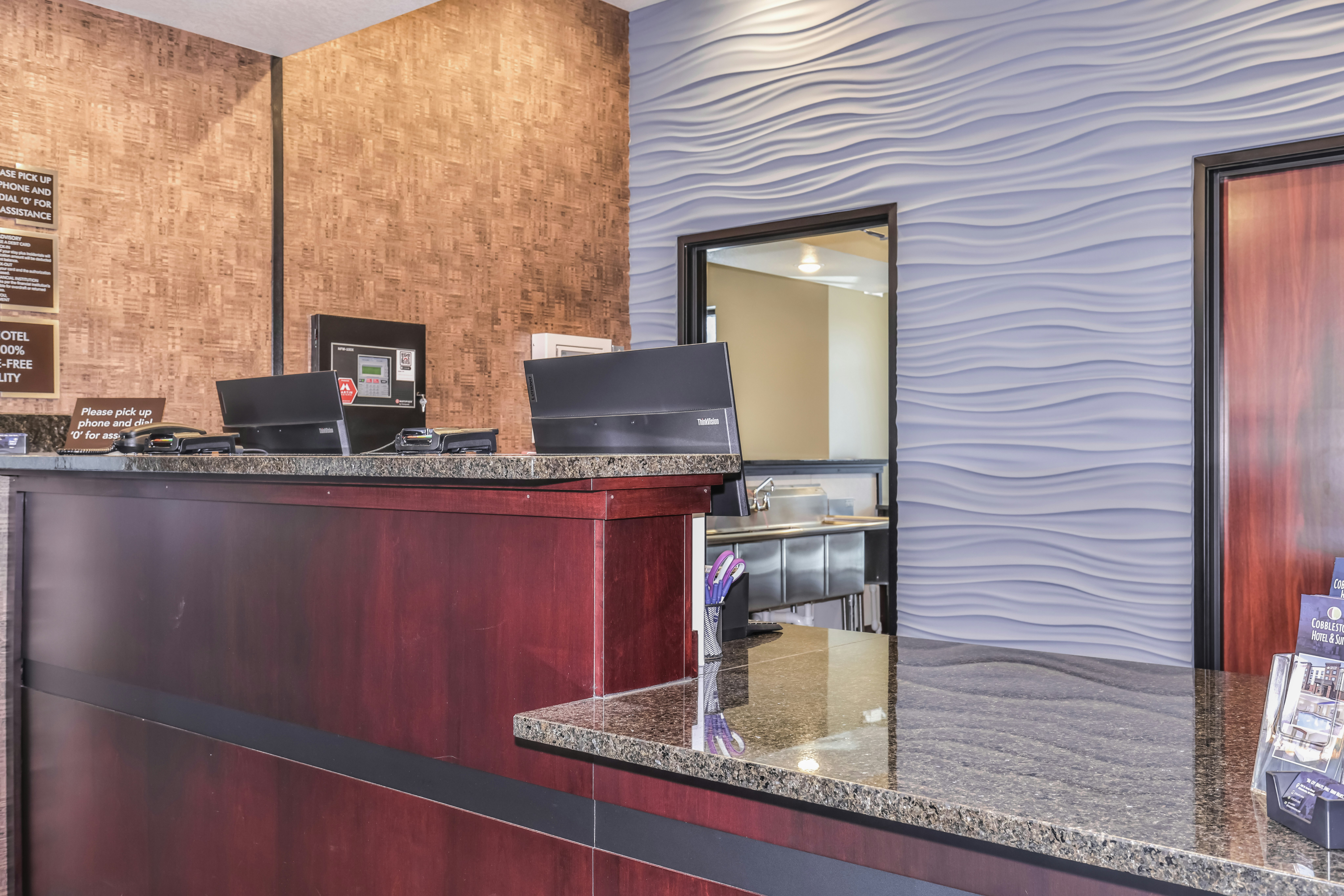Cobblestone Hotel & Suites - Rhinelander 2/50