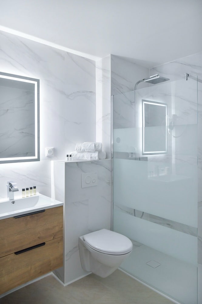 LOGIS HOTEL LES COMTES DE PARDIAC 32/34