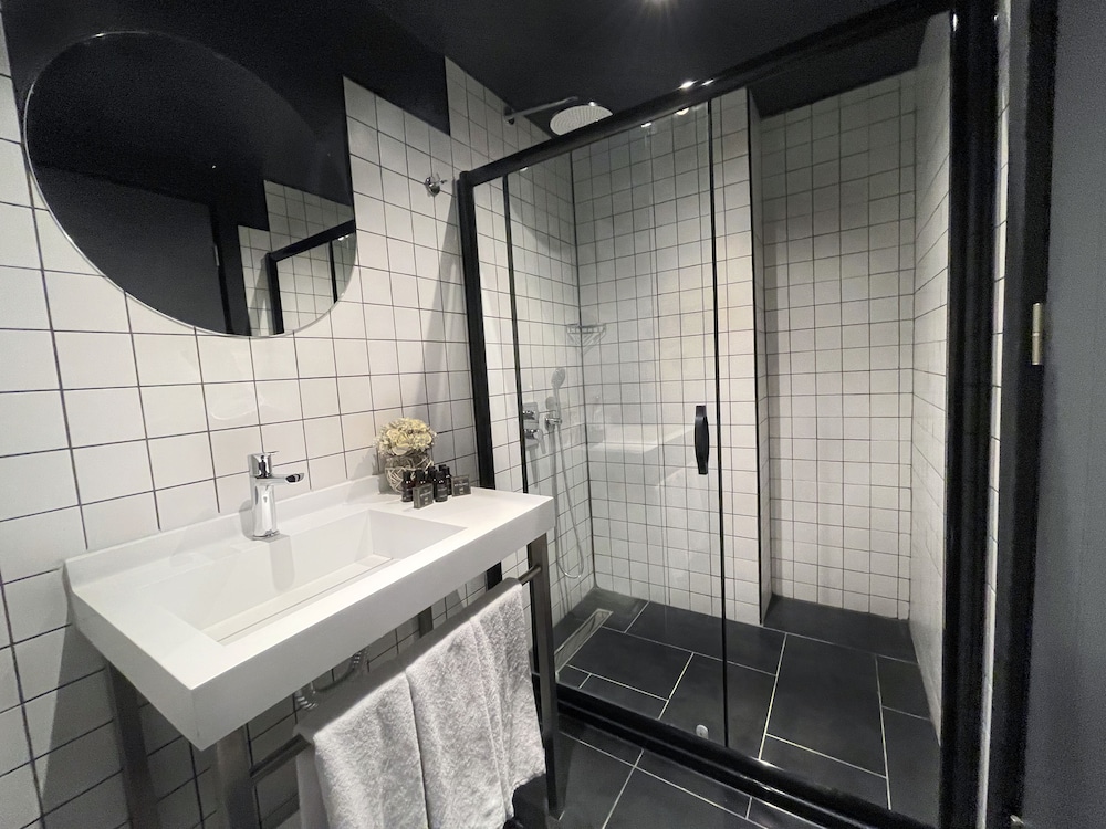 Weingart Hotel 50/52