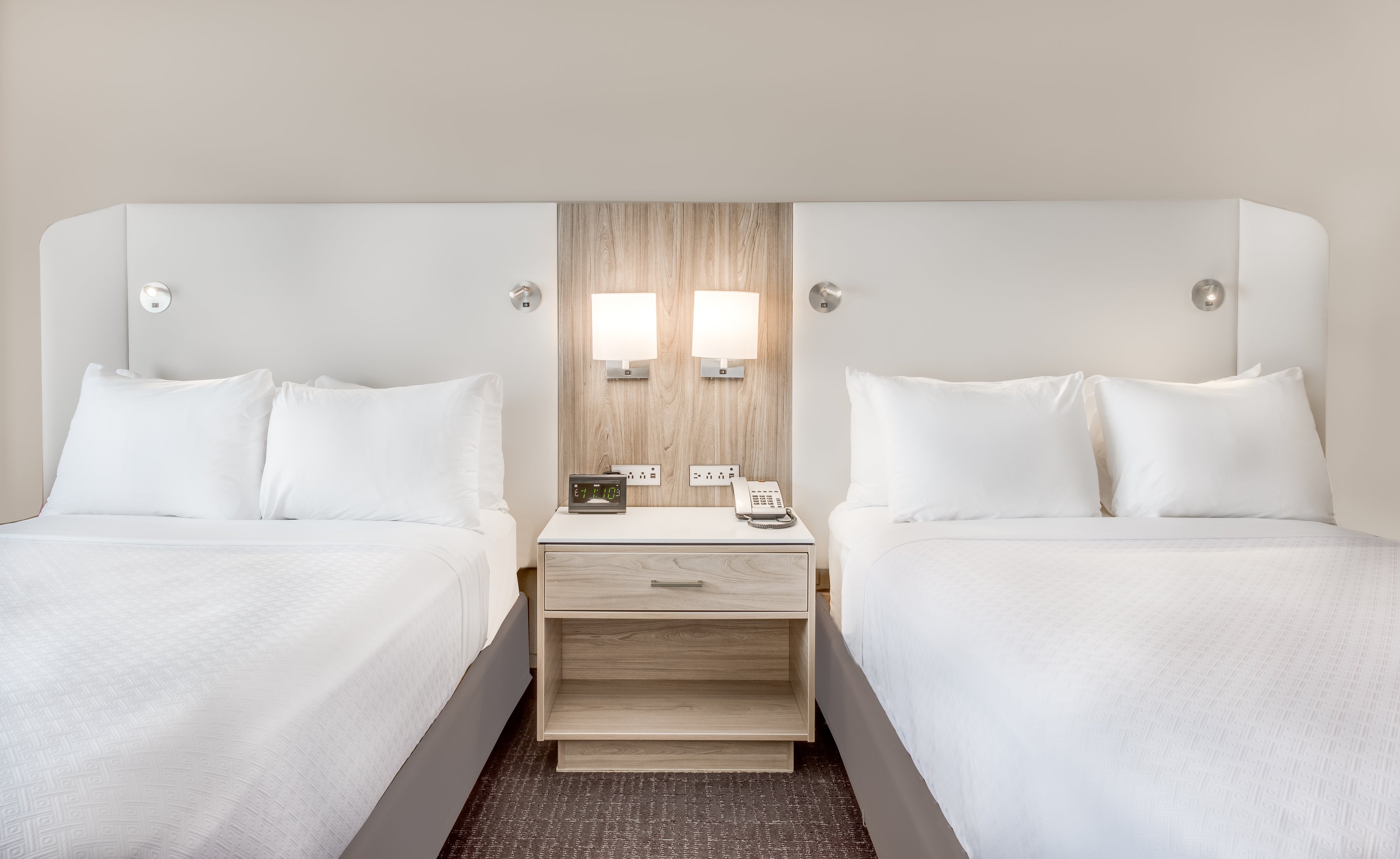 Crowne Plaza Cleveland At Playhouse Square An Ihg Hotel 28/77