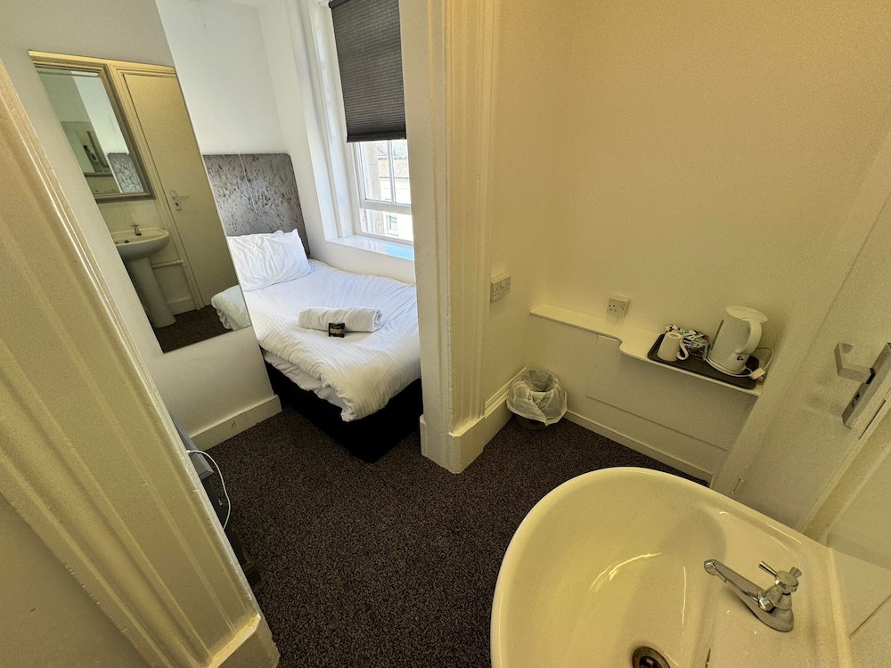 Bronze, Single, Single Bed, Small, The Jubilee Hotel 4/7