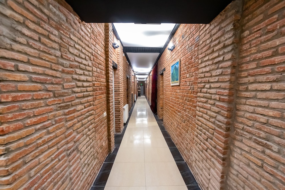 Tiflis Hotel 45/74