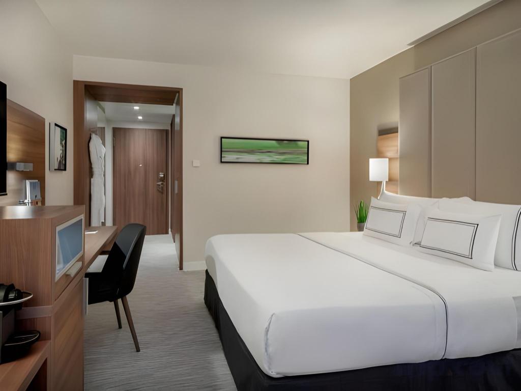 The Level, Twin Beds