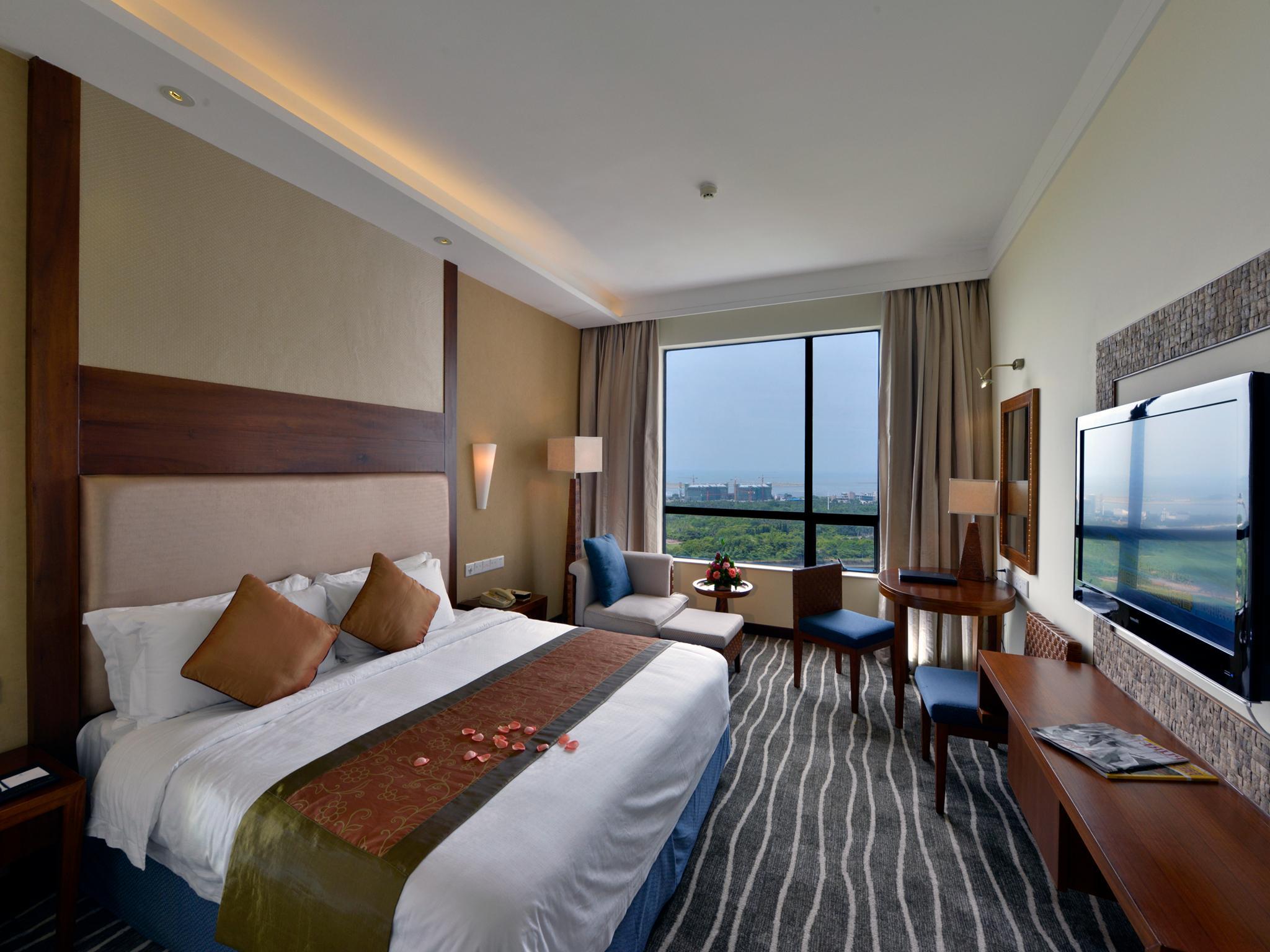 Queen Bed Room Seaview
