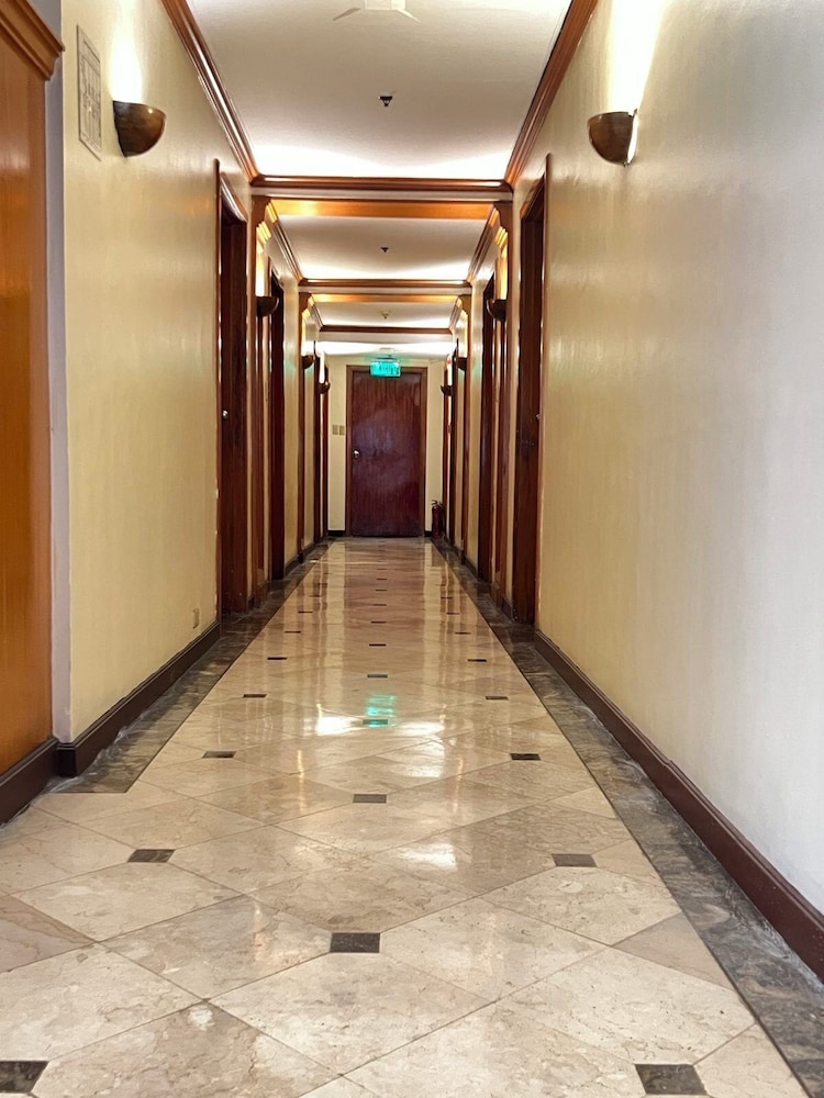 Jupiter Suites 33/50