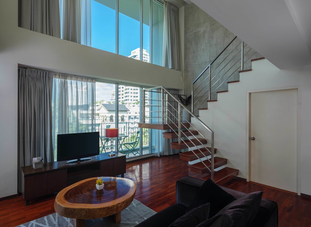 Silom Lofts Hotel 36/47