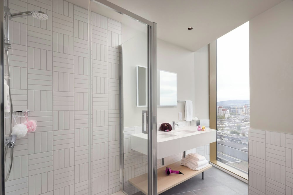 Moxy Dublin Docklands 45/48