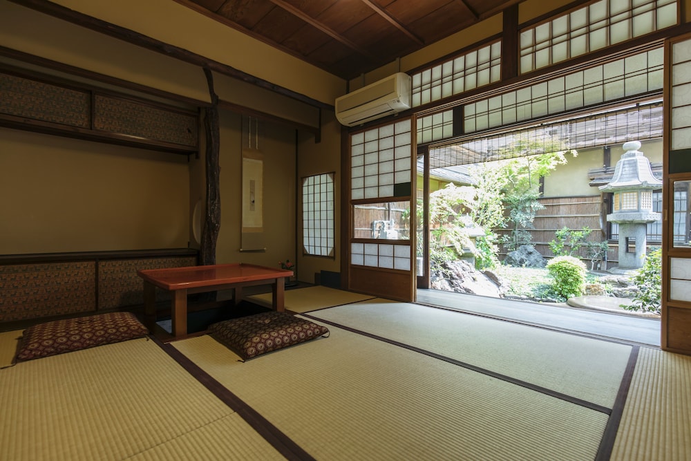 Toshiharu Ryokan 35/50