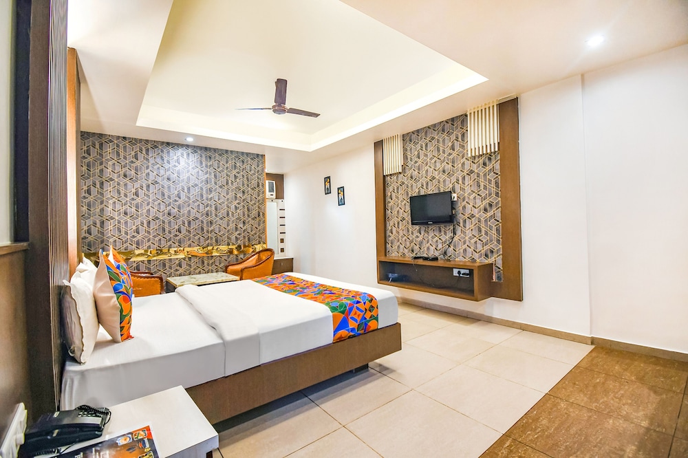 Fabhotel Emerald 20/36